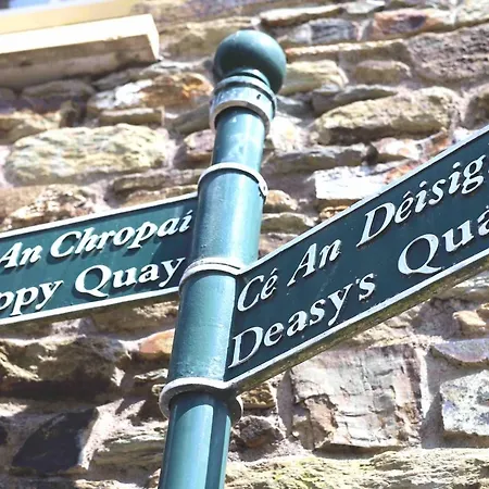 Long Quay Apartments, Clonakilty Extérieur photo