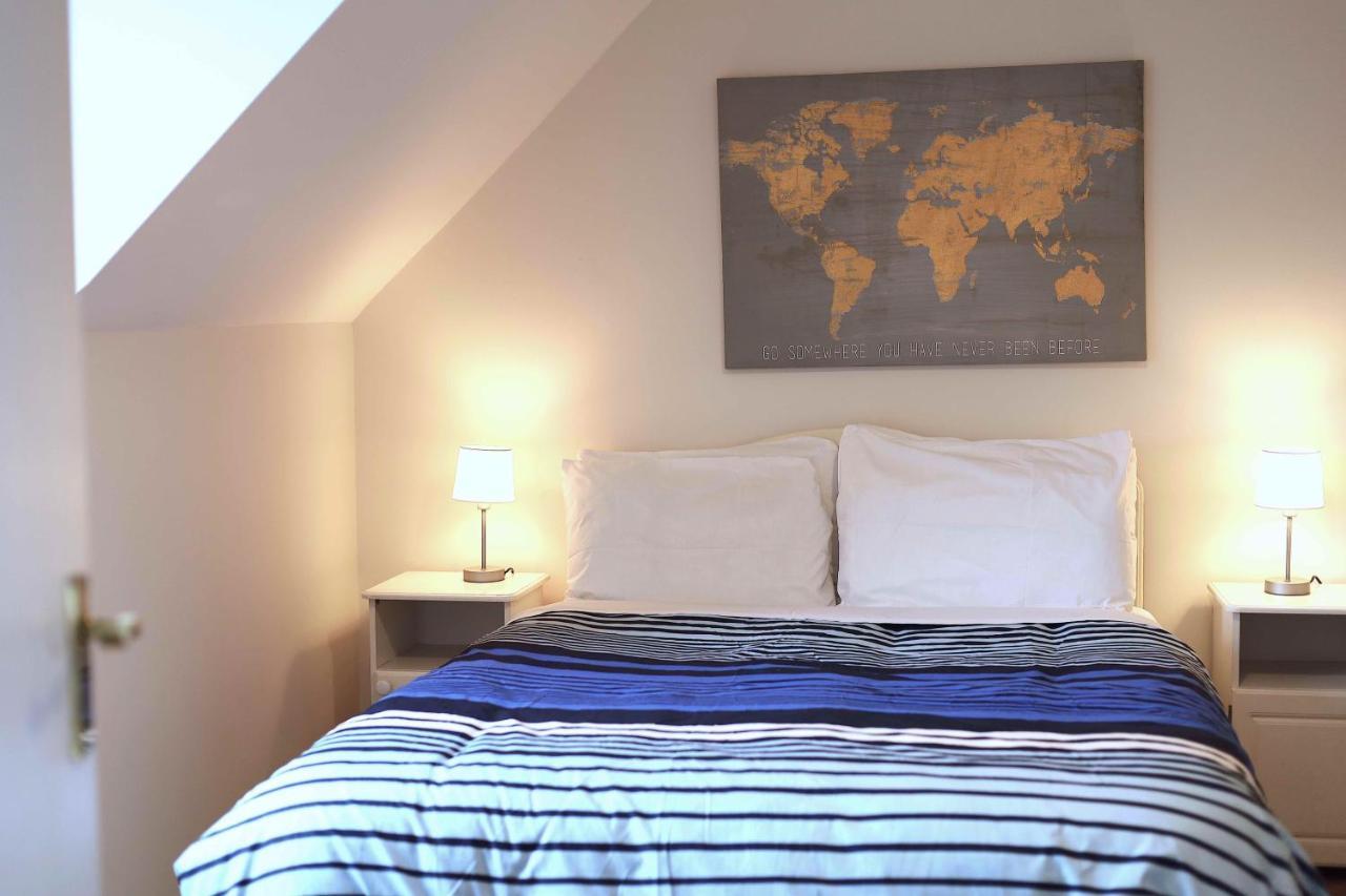 Long Quay Apartments, *